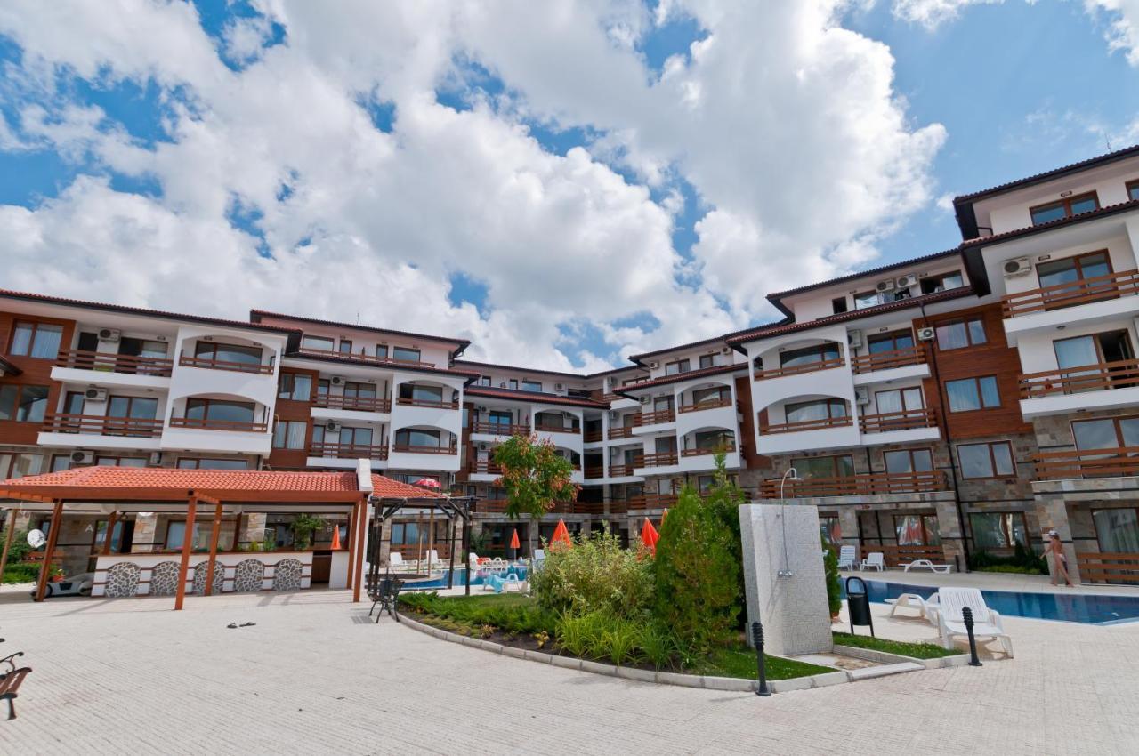 Vm Apartments Robinson Beach Pomorie Exterior photo